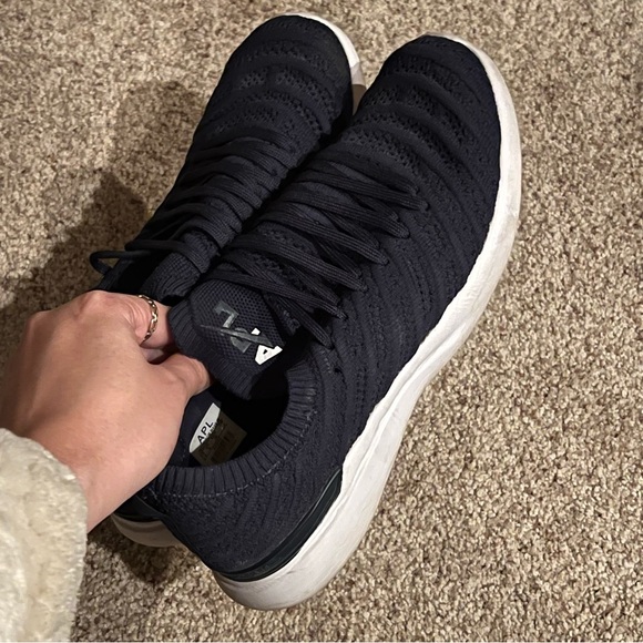 APL Techloom Wave Sneakers in Navy and White Size 8.5 Women’s - Picture 4 of 7